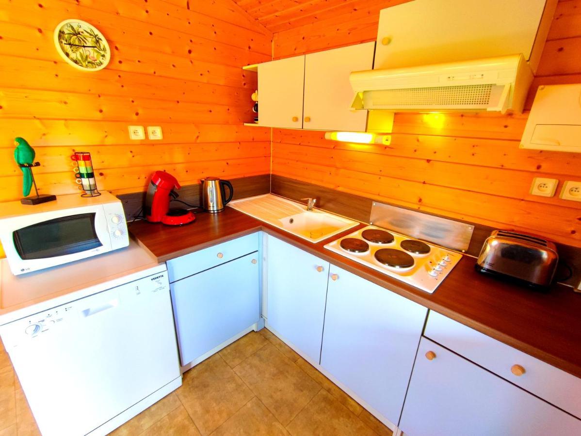 Les Chalets De Sancerre Thauvenay Exterior photo